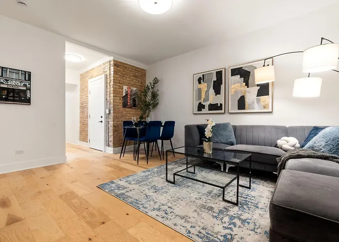Steps From Wrigley Field And Michigan Apartamento